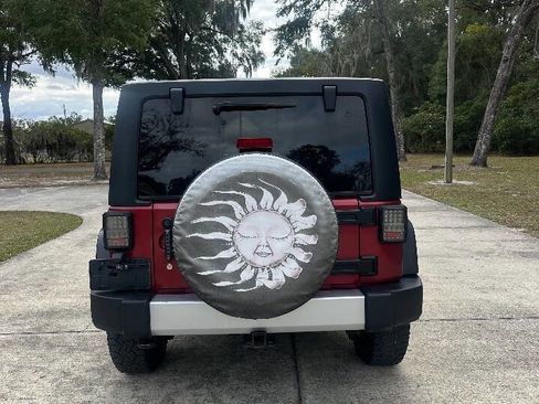 Used 2012 Jeep Wrangler Unlimited Sport image 7