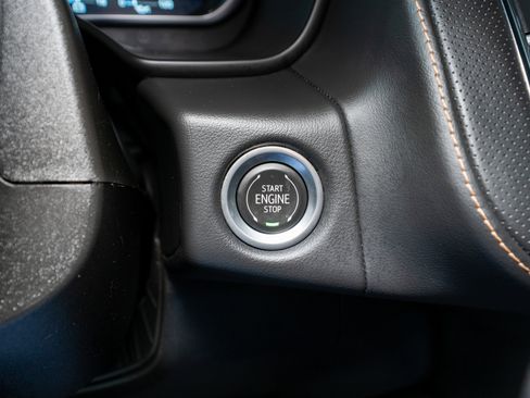 Used 2022 GMC Yukon XL AT4 image 30