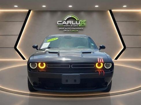 Used 2019 Dodge Challenger SXT AWD/4WD image 2