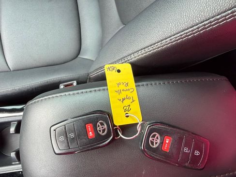 Used 2023 Toyota Corolla Cross XLE FWD image 42