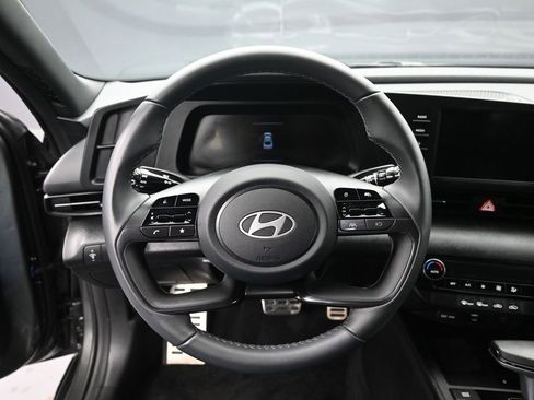 Used 2025 Hyundai Elantra Sport image 21
