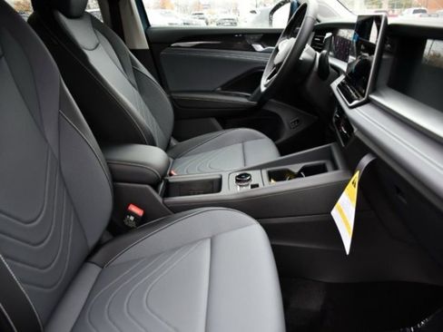 New 2026 Volkswagen Tiguan SE AWD/4WD image 29