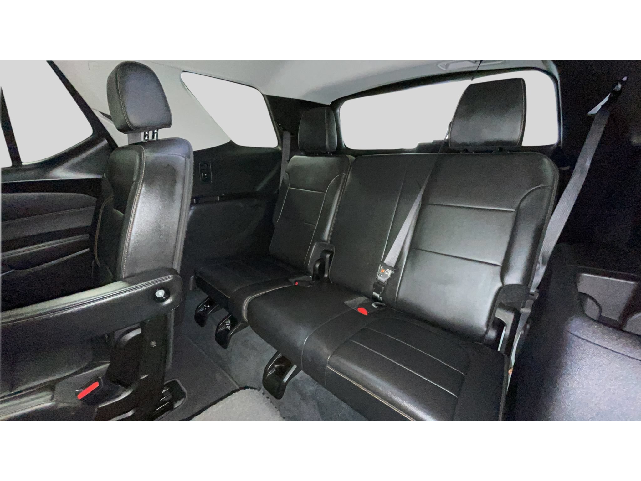 Used 2021 Chevrolet Traverse Premier w/ Redline Edition AWD/4WD image 15
