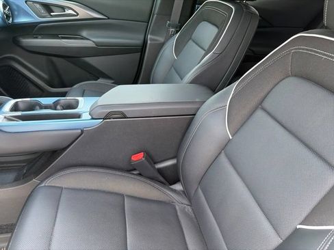 Used 2024 Chevrolet Equinox EV LT FWD image 8