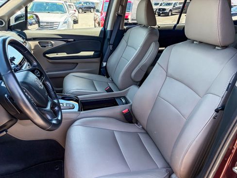 Used 2019 Honda Pilot Touring image 17
