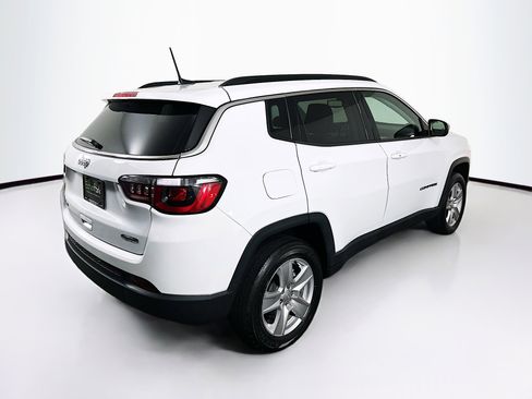 Used 2022 Jeep Compass Latitude image 9