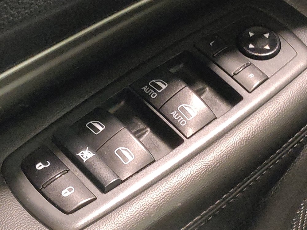 Used 2020 Dodge Durango SXT w/ 3rd Row Seating Group RWD image 27