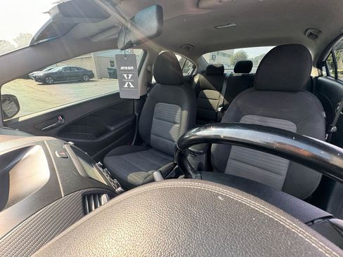 Used 2017 Kia Forte S w/ S Technology Package FWD image 11