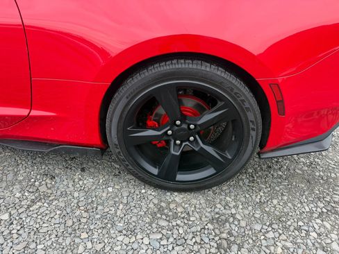 Used 2018 Chevrolet Camaro LT w/ Technology Package RWD image 2