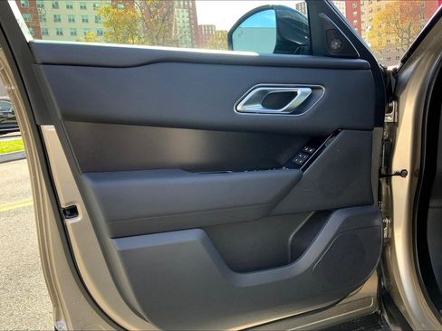 New 2026 Land Rover Range Rover Velar Dynamic SE image 10