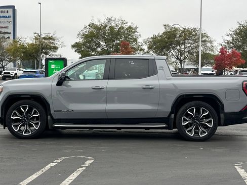 Used 2025 GMC Sierra EV Denali image 7