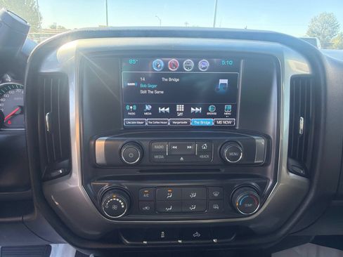 Used 2018 Chevrolet Silverado 1500 LT w/ Trailering Package AWD/4WD image 16