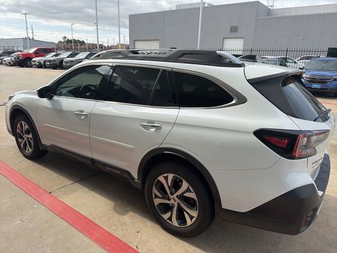 Used 2022 Subaru Outback Touring XT AWD/4WD image 3