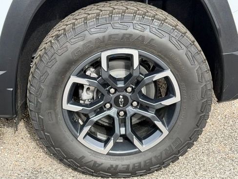 New 2026 Chevrolet Equinox ACTIV w/ Convenience Package III image 10