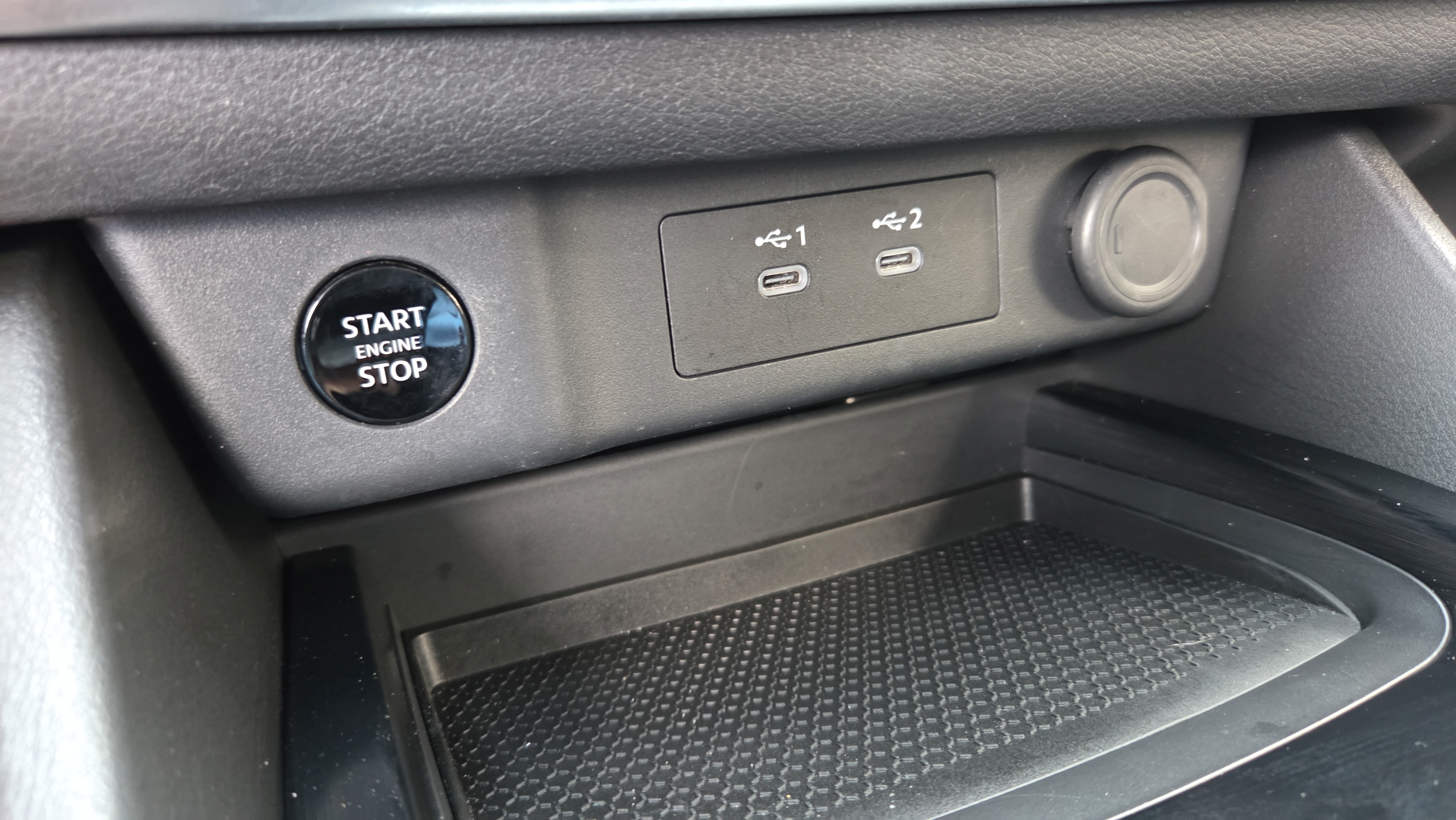 Used 2025 Nissan Rogue SV w/ SV Premium Package FWD image 22