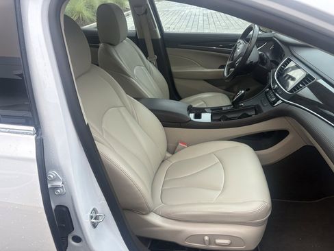 Used 2017 Buick LaCrosse Preferred image 16