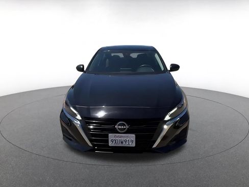 Used 2025 Nissan Altima 2.5 SV FWD image 4