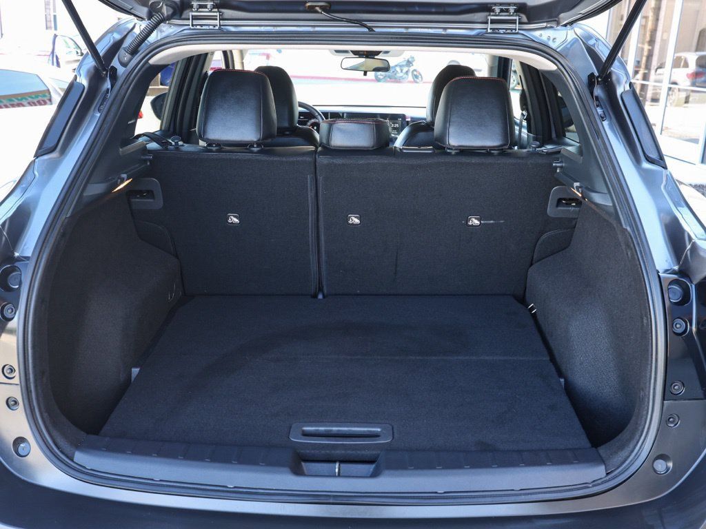 Used 2025 Nissan Kicks SR FWD image 17