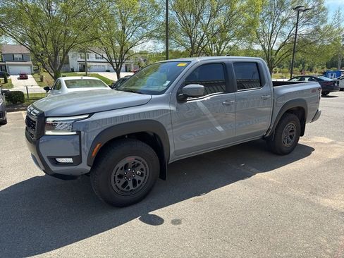 Used 2025 Nissan Frontier PRO-4X w/ Pro Premium Package image 5