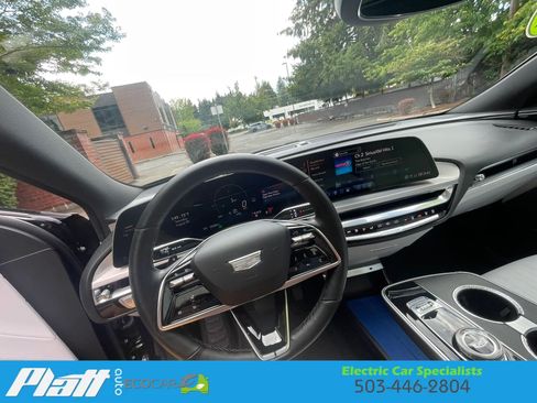 Used 2024 Cadillac Lyriq Luxury AWD/4WD image 34