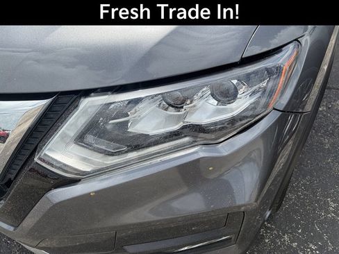 Used 2019 Nissan Rogue SL w/ Premium Package FWD image 4