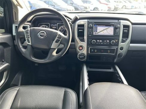 Used 2017 Nissan Titan PRO-4X image 17
