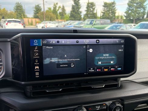 Used 2025 Jeep Wrangler Unlimited Sahara AWD/4WD image 20