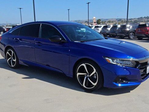 Used 2022 Honda Accord Sport image 2