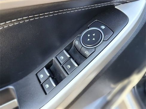 Certified 2022 Ford Explorer XLT w/ Equipment Group 202A image 18