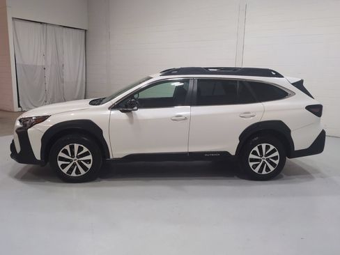 Used 2024 Subaru Outback Premium AWD/4WD image 6