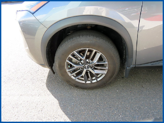 Used 2023 Nissan Rogue S AWD/4WD image 4