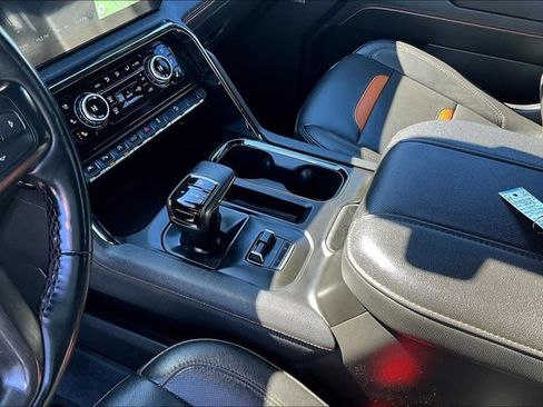 Used 2023 GMC Sierra 1500 AT4 w/ AT4 Premium Package AWD/4WD image 13