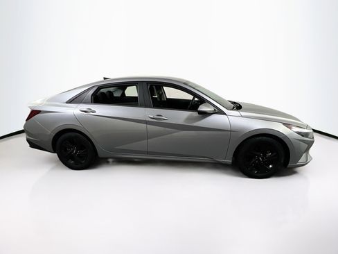 Used 2023 Hyundai Elantra SEL w/ Cargo Package image 4