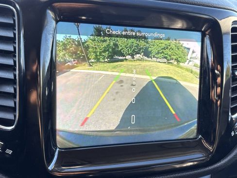 Used 2020 Jeep Compass Limited AWD/4WD image 31