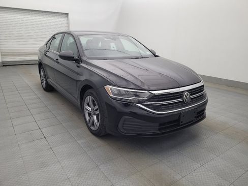 Used 2024 Volkswagen Jetta SE image 13