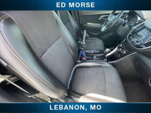 Certified 2020 Chevrolet Trax LT w/ LT Convenience Package FWD image 25