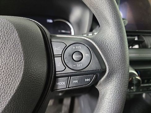 Used 2025 Toyota RAV4 XLE image 23