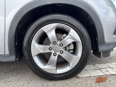 Used 2020 Honda HR-V LX image 9