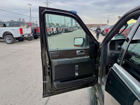 Used 2017 Lincoln Navigator L Reserve image 13