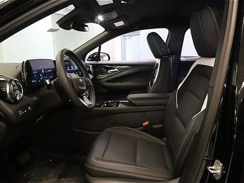 New 2025 Chevrolet Blazer EV LT image 16