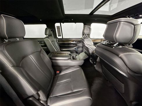 Used 2023 Jeep Grand Wagoneer L Series II AWD/4WD image 47