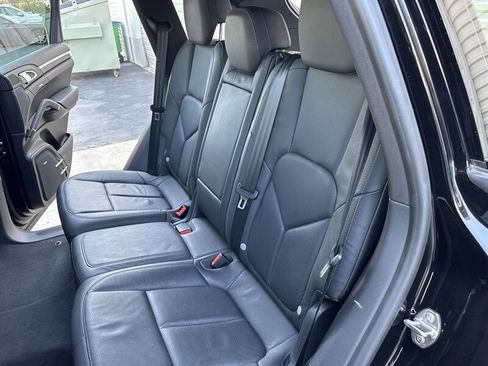 Used 2014 Porsche Cayenne AWD/4WD image 32