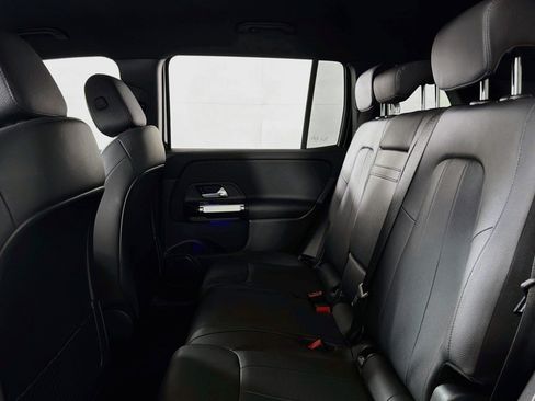 Used 2023 Mercedes-Benz GLB 250 w/ Premium Package image 8