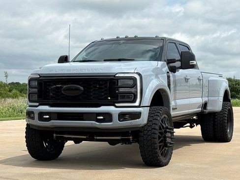 Used 2024 Ford F450 Limited w/ FX4 Off-Road Package AWD/4WD image 3