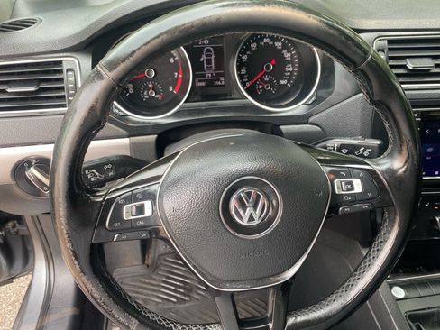 Used 2018 Volkswagen Jetta SE FWD image 12