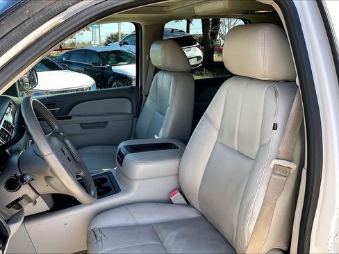 Used 2013 Chevrolet Suburban LT w/ Luxury Package image 11
