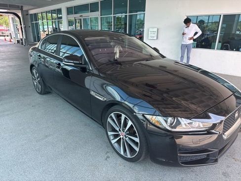 Used 2018 Jaguar XE Prestige RWD image 1