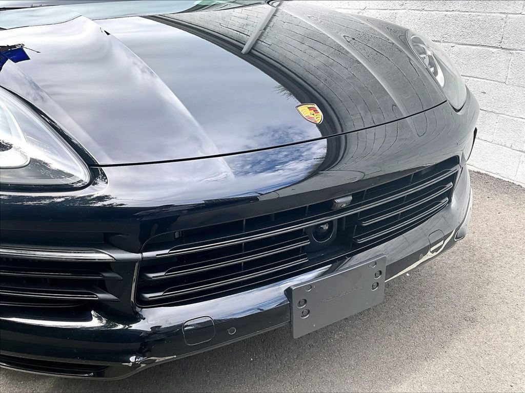 Certified 2023 Porsche Cayenne AWD/4WD image 32