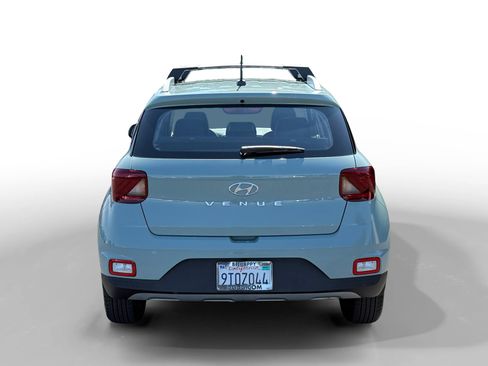 Certified 2025 Hyundai Venue Limited FWD image 4