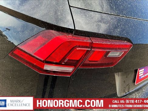 Used 2020 Volkswagen Tiguan SEL AWD/4WD image 23